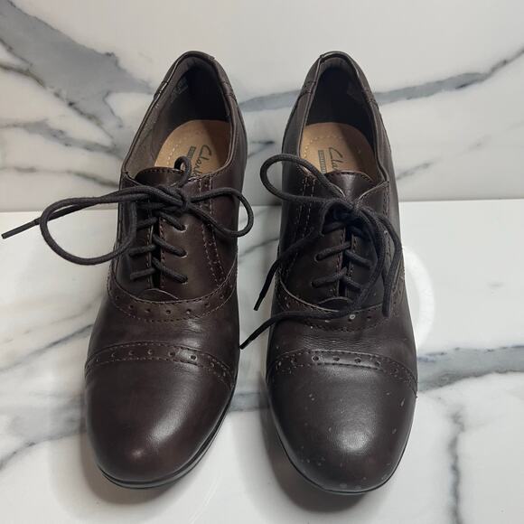Clarks Women's Brown Leather Academia Witchcore Oxford Lace Up Booties Sz 8 - Picture 2 of 7